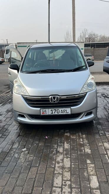 срочно продам авто в связи с переездом: Honda Stepwgn: 2006 г., 2 л, Автомат, Бензиновая, Минивэн — 2