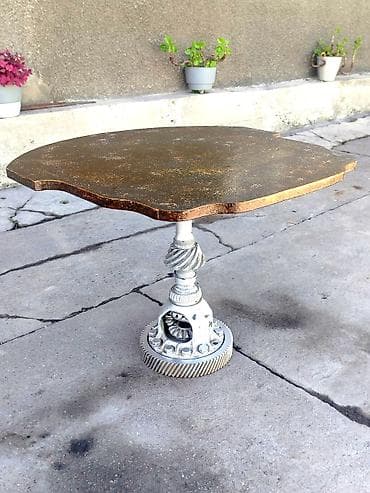 Столик под телевизор