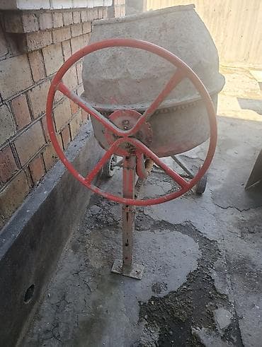 миксер для раствора: Бетономешалка Гравитационная, Средняя (150 - 300 л), Б/у — 2