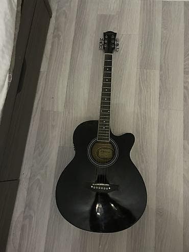 Гитары: Электроакустическая гитара с нижней вырезкой (cutaway), черный глянец — 3