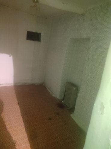 квартира на цокольном этаже: Двухкомнатная помещение с кухонной зоной Описание: - Планировка — 5