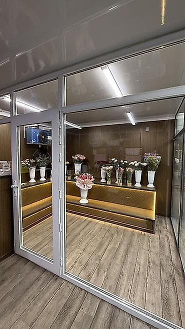 в цветочный магазин: Без места Продается готовый бизнес - цветочный павильон Площадь — 1