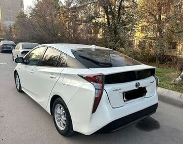 сдаётся авто с последующим выкупом: Toyota Prius: 2016 г., 1.8 л, Вариатор, Гибрид, Хэтчбэк — 4