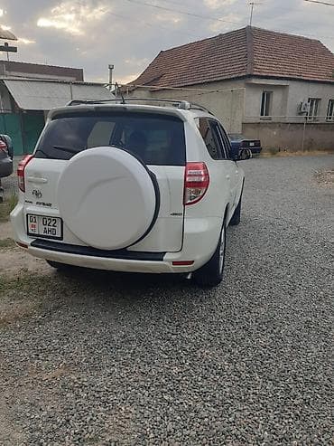4 4: Toyota RAV4: 2010 г., 2.5 л, Автомат, Бензин, Кроссовер — 3