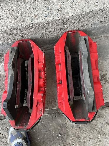 супор: Тормозной комплект Brembo (передняя ось) Состав: - Пара — 4