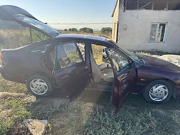 авто для такси: Mazda 626: 1994 г., 2 л, Механика, Бензин, Лифтбек — 4