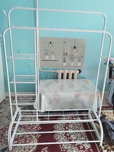 прихожу: Напольная металлическая вешалка-органайзер белого цвета. - Каркас из — 2