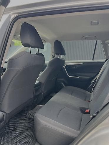 range rower: Toyota RAV4: 2019 г., Автомат — 7