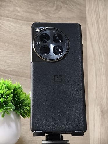 OnePlus 12, 256 ГБ