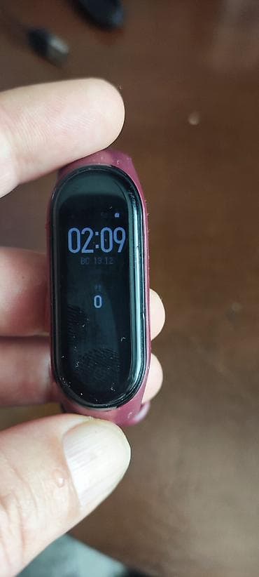 смарт: Фитнес-браслет Xiaomi Mi Band в бордовом силиконовом ремешке — 6