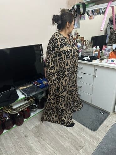 продаю в связи с переездом: Длинное свободное платье-кафтан с этническим узором - Фасон — 1