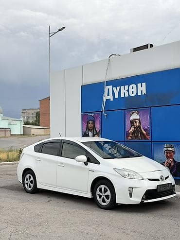 Унаа сатуу: Toyota Prius: 2013 г., 1.8 л, Гибрид, Хетчбек — 2