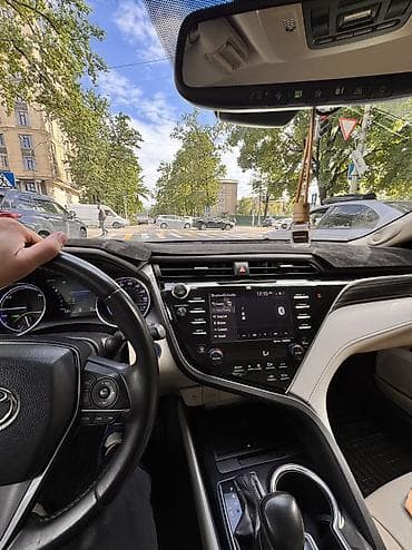 camry 5: Toyota Camry: 2018 г., 2.5 л, Гибрид, Седан — 3