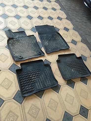 чехол хонда фит: Родные Резиновые Полики Для салона Toyota, цвет - Черный — 1