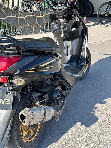 мото эндро: Скутер KINYE, спортивный дизайн Характеристики и оснащение: - Кузов — 4