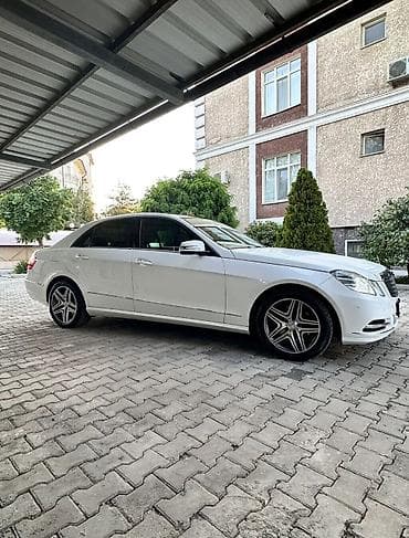 Транспорт: Mercedes-Benz E-Class: 2013 г., 3.5 л, Автомат, Бензин, Седан — 4