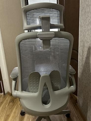 herman miller: Офисное кресло, Б/у, С колесиками, цвет - Серый, Самовывоз, Платная доставка — 3