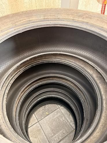 чёрные зимние: Шины 285 / 50 / R 20, Зима, Комплект, Внедорожные (АТ/МТ), DUNLOP — 2