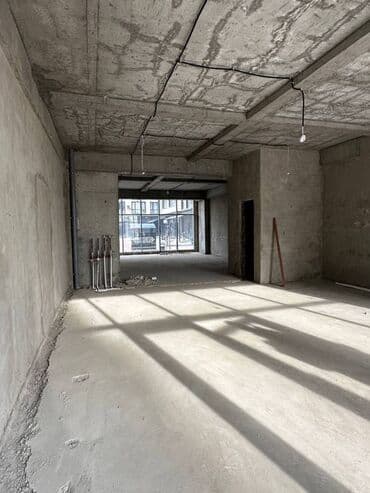сдаю дом под бизнес: 📍 Джал-29 мкр 🔘Этажи 1/12 🔘108м² Продаётся коммерческое помещение — 6