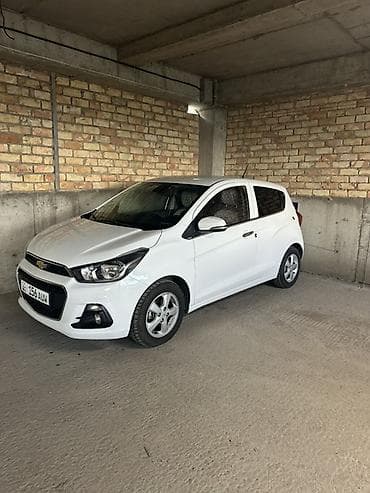 Chevrolet Spark: 2017 г., 1 л, Вариатор, Бензин, Хэтчбэк — 2