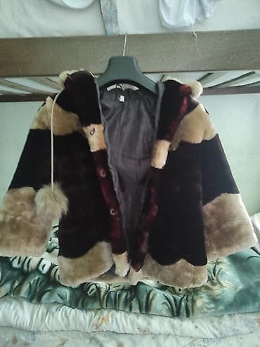Шубы: Шуба с капюшоном из искусственного меха - Кроенный мех в блоках — 1
