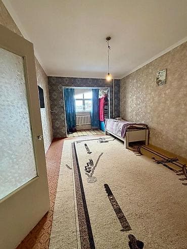 кант гостиница: 1 комната, 35 м², 105 серия, 5 этаж, Старый ремонт — 3