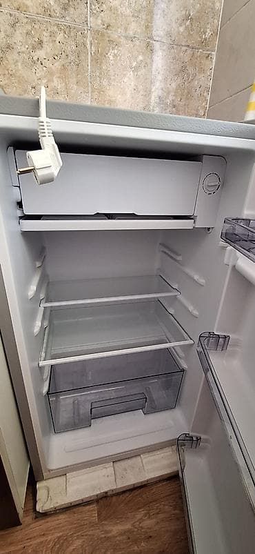 a 73: СРОЧНО в сязи с переездом продается почти новый холодильник. Был в — 3