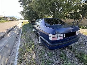 авто для такси: Volkswagen Vento: 1993 г., Седан — 5