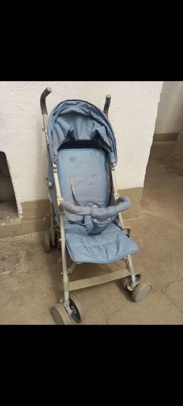 срочно продаю в связи с переездом: Коляска, цвет - Голубой, Б/у — 2