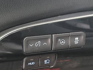prius: Toyota Prius: 2022 г., 1.8 л, Вариатор, Гибрид, Седан — 3