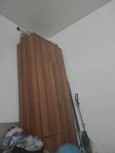 Жеке буюмдар: Срочно продаю шкаф за 5000сомов срочно продаю связи с переездом — 1