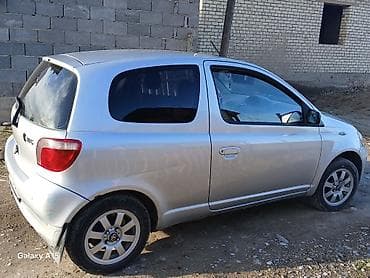 Toyota Yaris: 2000 г., 1.3 л, Механика, Бензин, Хэтчбэк