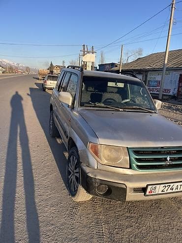 Mitsubishi Pajero iO: 2003 г., 2 л, Механика, Бензин, Внедорожник