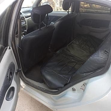 продаю ист: Renault Logan: 2003 г., 1.4 л, Механика, Бензин, Седан — 8