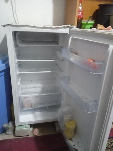 двух дверные холодильник: Компактный однокамерный холодильник с морозильной полкой — 2