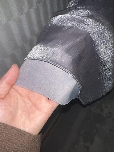 Толстовки, худи: Покупала на свадьбу брата на 7 000 сом одела только один раз. Размер — 4