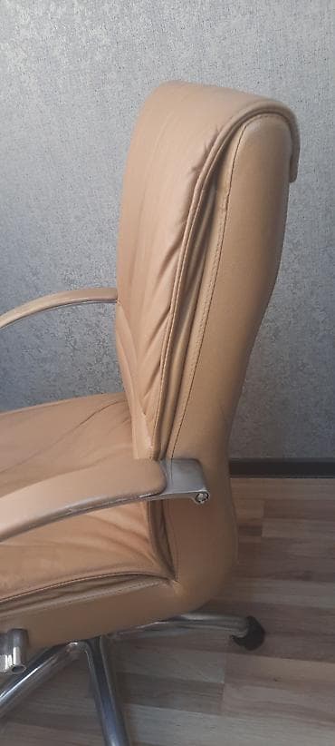 Офис креслолору: Офис креслолор, Дөңгөлөктүү, түсү - Саргыч боз, Экокожа — 1