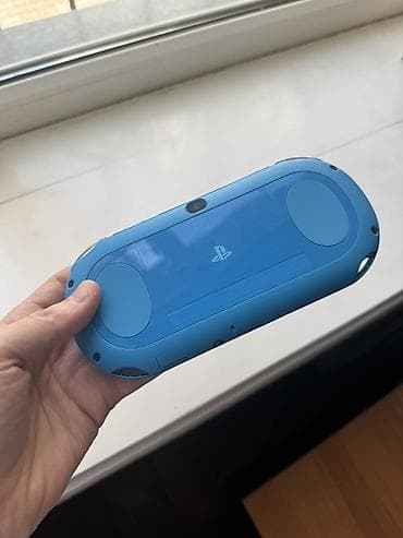smart box: PlayStation Vita slim (PCH-2000) синяя, идеальное состояние, на экране — 2