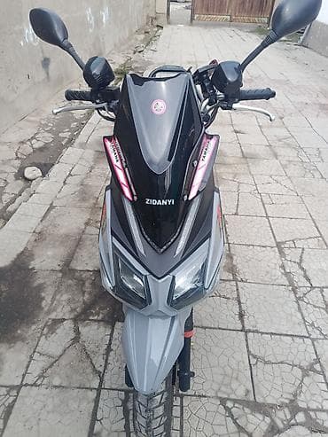 муравей маторолер: Тип скутера Yamaha, 50 куб. см, Бензин — 2