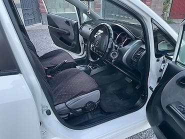 Продажа авто: Honda Fit: 2003 г., 1.3 л, Автомат, Бензин, Хэтчбэк — 6