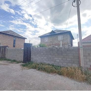 бала бакча: Продаю дом 🏠 2 этажный Срочно срочно Местоположение очень хорошое — 1