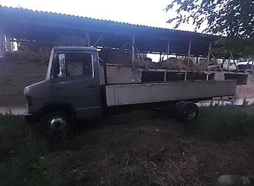 борттук кузов: Жүк ташуучу унаа, Mercedes-Benz, Стандарт, 5 т, Колдонулган — 3