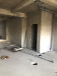 в офис: Сатам Офистик 61 кв. м, Ремонтсуз, Эмерексиз, Көп кабаттуу имарат, 1 кабат — 6