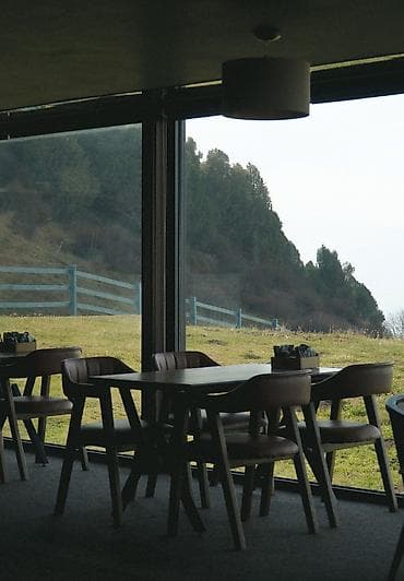 ТРЕБУЮТСЯ ОФИЦИАНТЫ В нашу кофейню требуются сотрудники. Мы ищем