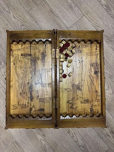 кожа сумка: Резные деревянные нарды ручной работы с историей. На данный момент — 2