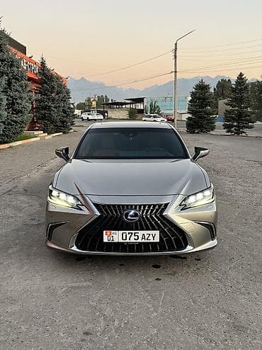 Lexus ES: 2021 г., 2.5 л, Вариатор, Гибрид, Седан