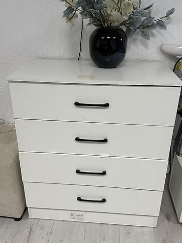 bed table: Прикроватная тумба современного дизайна, оснащенная двумя выдвижными — 4