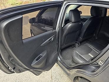 subaru outbeck: Chevrolet Spark: 2018 г., 1 л, Автомат, Бензин, Хэтчбэк — 4