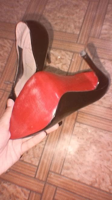 louboutin: Женские туфли Christian Louboutin Paris в классическом черном цвете — 1