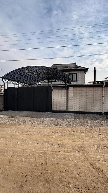 2х: 🏡 Продаётся 2-х этажный дом 📍Район : Ак-Орго ж/м 📌Расположение  — 1